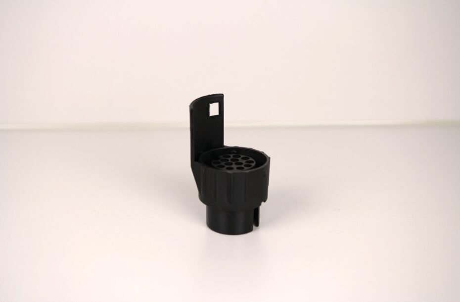 Adapteri 7-AUTO/13-PV 12V